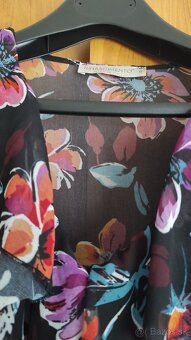 Krásne kvetové šaty Rinascimento - 3