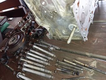 Predam hlavu motora - 3