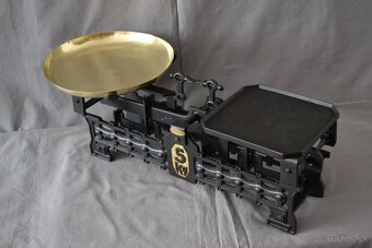 Liatinové váhy - 3