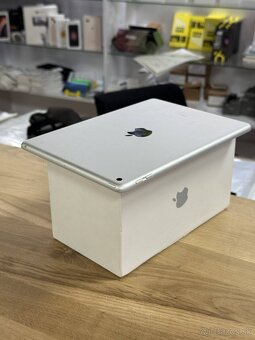 iPad (6. generácia) 32GB Silver - 3