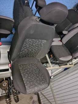 Predné sedadlá Opel Combo - 3