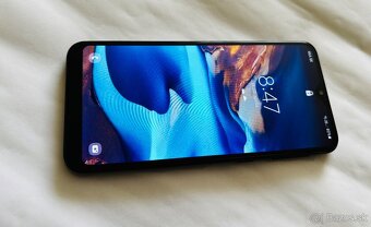SAMSUNG GALAXY A20e - 3