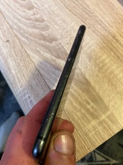 Predám iPhone 8 - 3