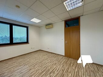 Prenájom - kancelária 62 m2, balkón, Nitra, Staničná ul. - 3