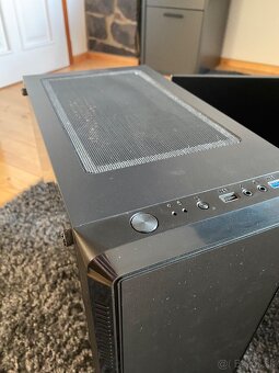 Stolný PC + Monitor - 3