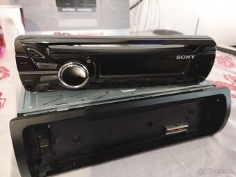 Predam autoradio sony.CD,USB,RADIO,AUX,bez zavady. - 3
