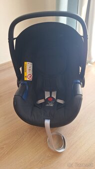 Britax Römer Baby-Safe i-Size isofix a autosedačka - 3
