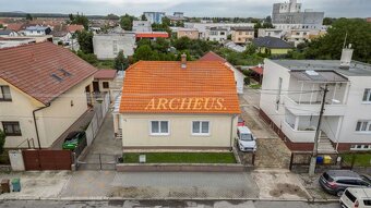 NA PREDAJ RODINNÝ DOM S PRÍSTAVBOU MALACKY, HVIEZDOSLAVOVA - 3