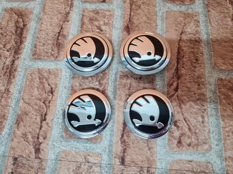 Stredové krytky - pukličky kolies ŠKODA / VRS - 3