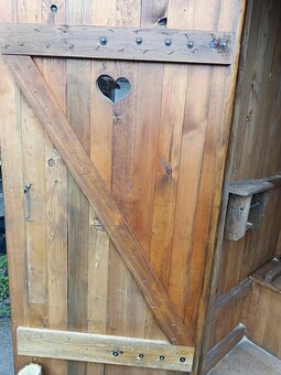 Drevená latrína - 3