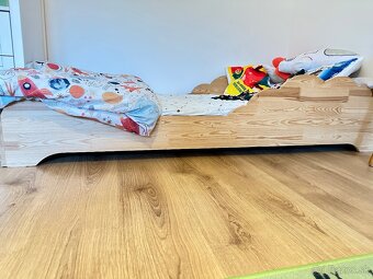 Krásna drevená detská posteľ 180×90 + matrac – TOP stav - 3