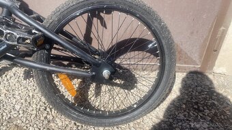 Freestylový bicykel BMX skakaci - 3