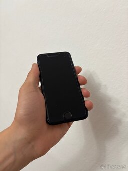 iPhone SE 2 (2020) – 128 GB - 3