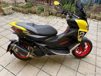 Aprilia sr gt 125 - 3