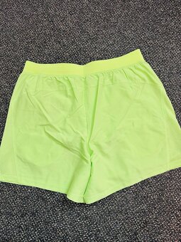 Under Armour bežečké šortky - 3