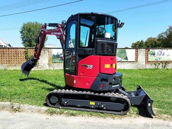 japonske rýpadlo Yanmar ViO38-7 bager s powertiltom (4,2ton) - 3