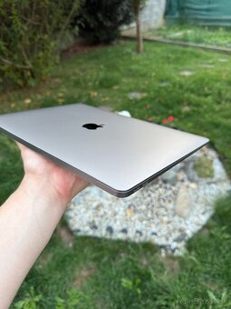 Apple MacBook Air M1 13" (2020) 8GB RAM, 256GB SSD - 3