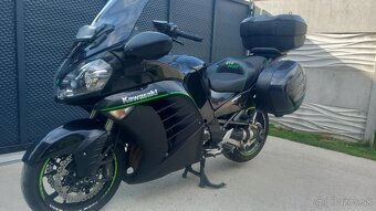 Kawasaki GTR 1400 - 3
