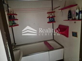 Predáme veľký 4 izb. byt s lodžiou - 3