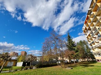 PREDAJ- VEĽKÝ 3 IZBOVÝ BYT-2 loggie BLÍZKO CENTRA - 3