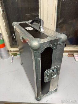 Predám Soundcraft Signature 12  s CASE - 3