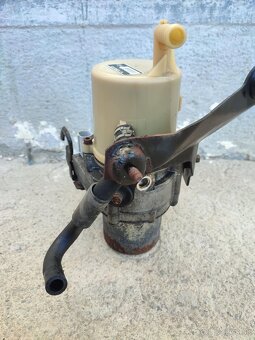 Mazda Servo čerpadlo posilňovača riadenia Koyo PA66-GF20 - 3