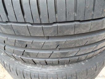 4x Hankook 235/45R20 - 3