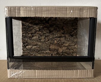 Terárium s korkovou 3D stenou - 3