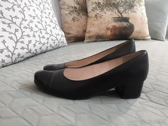 Predám dámske poltopánky č. 37 - 3