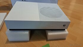 Xbox One S - 1TB - 3