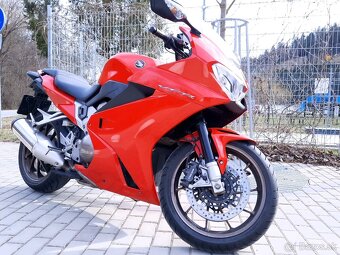 Honda VFR800f - 3