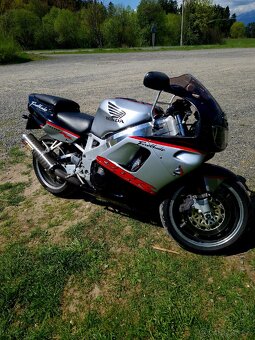 Honda Fireblade cbr 900 rr sc 28 r.v.1995 72 kw - 3
