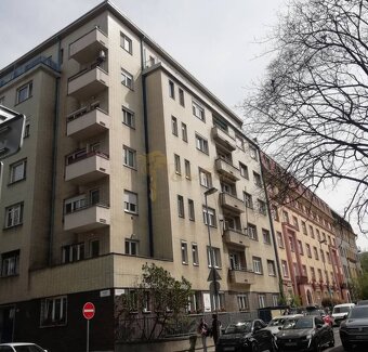 2-izb. byt na Jakubovom námestí v Starom meste s terasou - 3