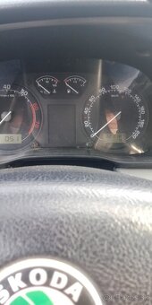 Škoda Octavia 1.6 benzin - 3