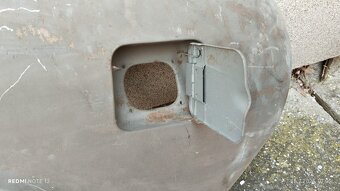 Pravý predný blatník aj s viečkom nádrže na Škoda 100/110R - 3