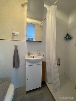 Útulný kompletne zariadený bytík so záhradou v Starom Meste - 3