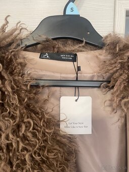 Krásna kozusinova bunda - 3