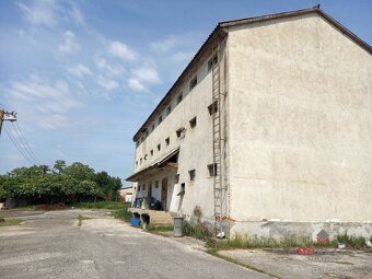 Poľnohospodársky areál okres Topoľčany, rozsiahle pozemky - 3