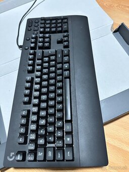 Logitech G213 - 3