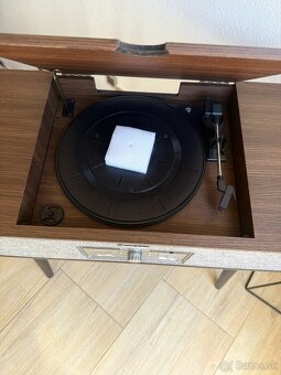 Julie Ann, stereo systém - 3
