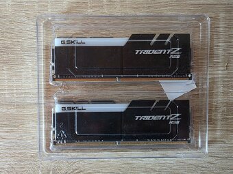 Trident Z RGB DDR4-3600 CL16-16-16-36 32GB Samsung B-die - 3