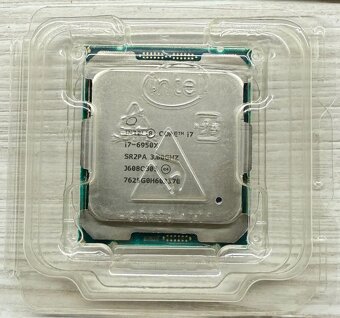 Intel® Core™ i7-6950X v 100% stave - 3