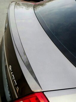 SKODA OCTAVIA II spoiler kridlo lipko na kufor - 3