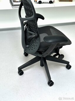 Herman Miller - Mirra 2 butterfly - 3