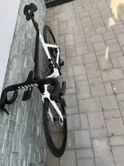 Predám CANYON Aeroad CF SLX 8 Disc Di2 - 3