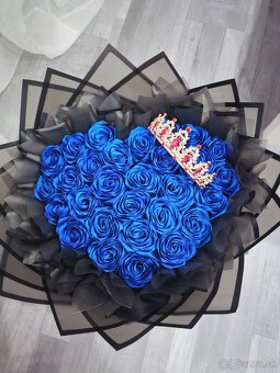 💙 Kytica 29 modrých ruží v tvare srdca 💙 - 3