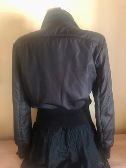 Cierna bunda - 3