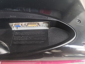 Predám LCD monitor LG W2261VP - 3