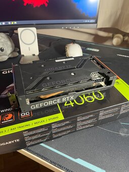 Nvidia RTX 4060 - 3