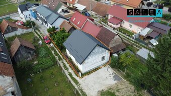 TEPLIČKA NAD VÁHOM - RODINNÝ DOM PRIPRAVENÝ NA REKONŠTRUKCI - 3